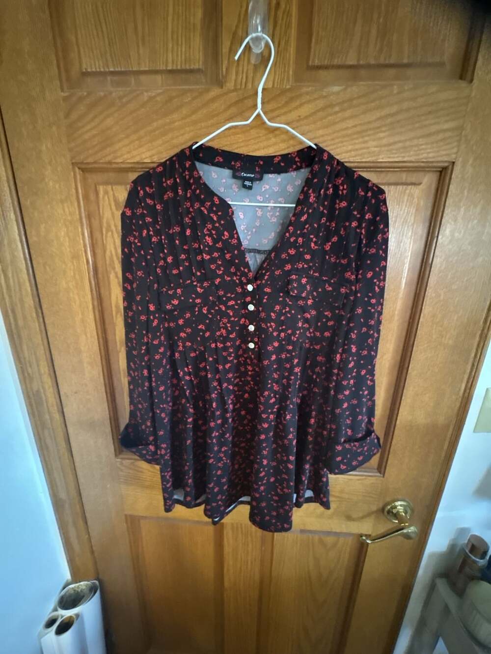 Cocomo Black and Red Floral Print V-Neck Button Front Tunic Blouse Size L